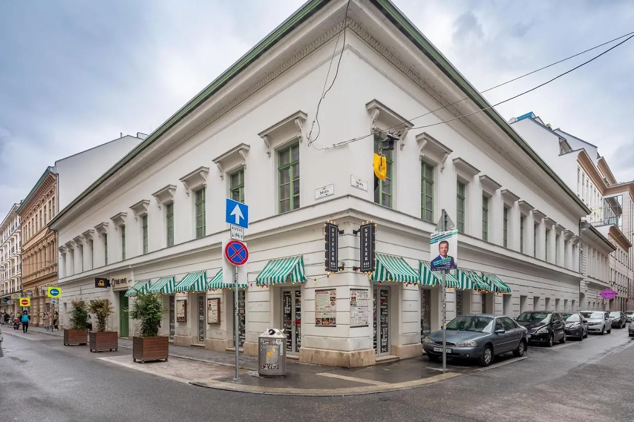 Lägenhet Convenient Super Central Stay Budapest Ungern